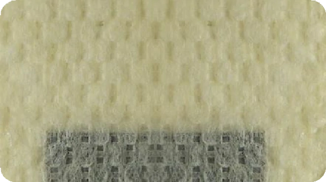 Bahagyang close-up ng sanitary napkin na may Yellow Bamboo fiber Fabric Material