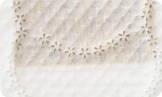Bahagyang close-up ng sanitary napkin na may pattern na Maliit na Perlas